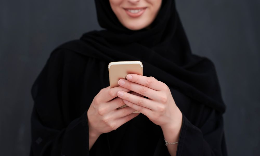 هل برامج مراقبة الهواتف المجانية موثوقة؟ ما تحتاج لمعرفته