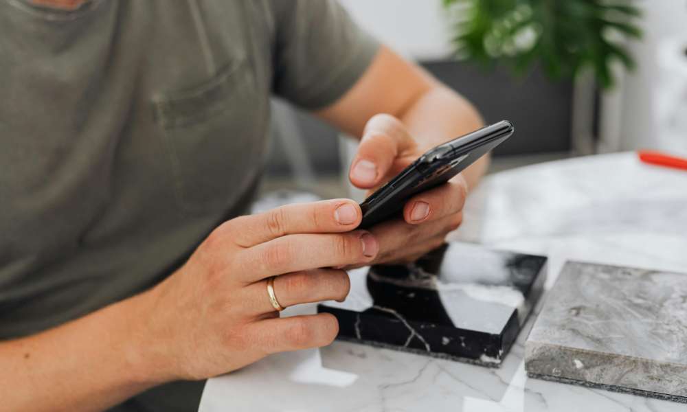 الطرق المزعومة للتجسس باستخدام رقم الهاتف فقط