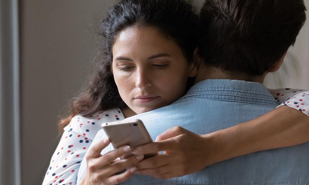 Aplicativo para descobrir traição no WhatsApp