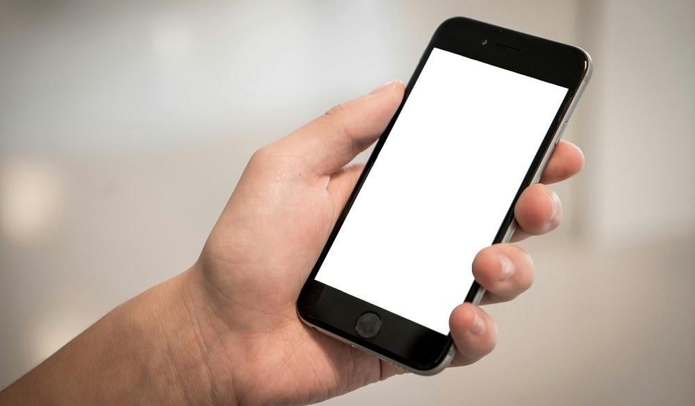 Acceso físico al teléfono para leer WhatsApp de otra persona