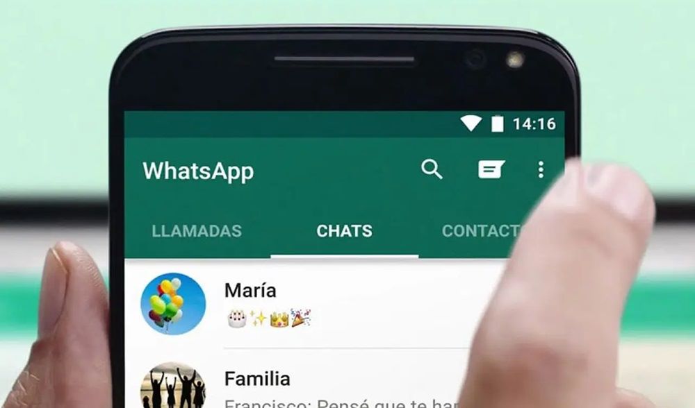 Consultar la actividad de WhatsApp mediante copias compartidas de chats para obtener el WhatsApp de mi pareja en mi celular