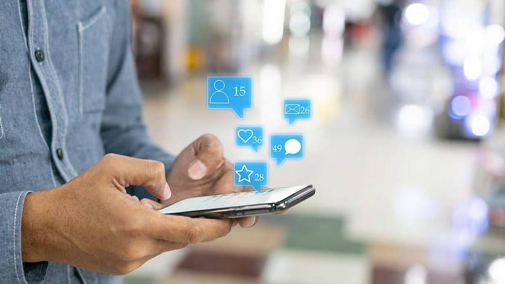 Observar patrones de actividad para saber con quién mensajea tu pareja en WhatsApp