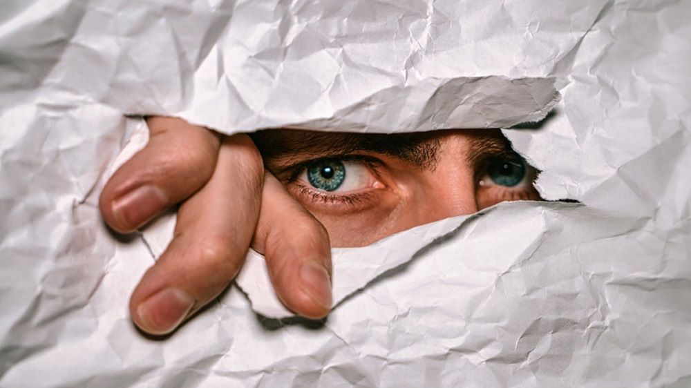 Riesgos de espiar WhatsApp de mi pareja