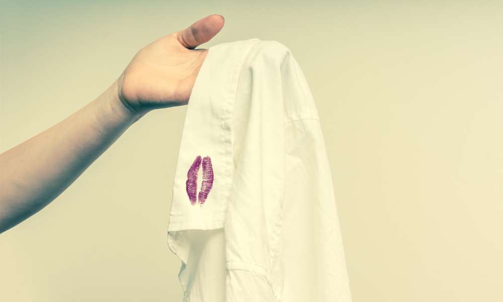 7 Señales inconfundibles de infidelidad: cómo reconocer el engaño en tu relación 