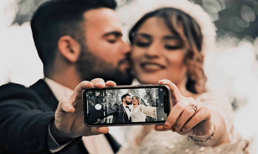 Emotional Affair Signs in Marriage