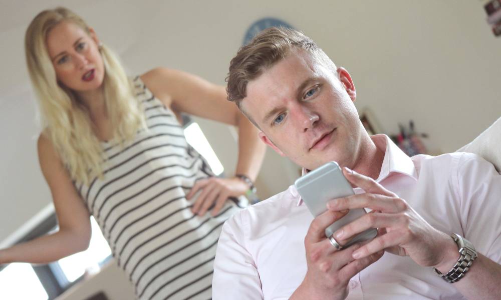 Emotional Distance Cheating Characteristic