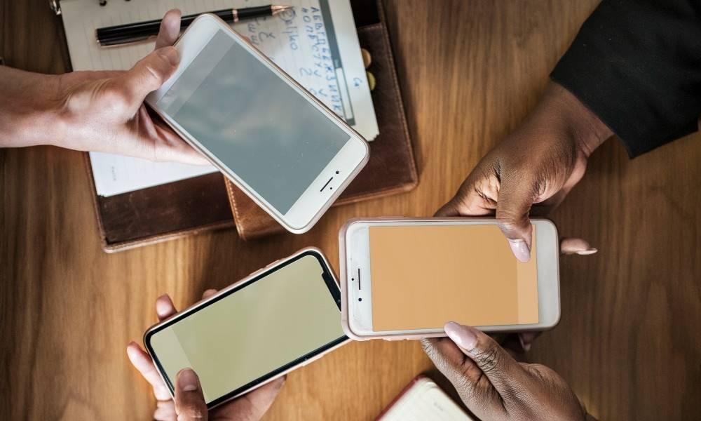 Family Sharing or Linked Devices to See My Husband's iMessages