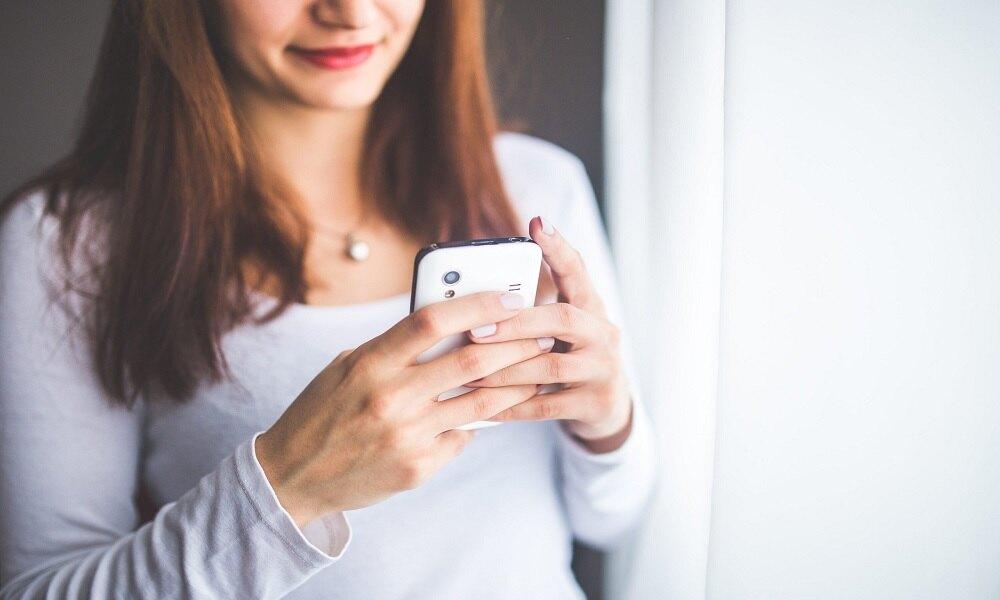 7 Easy Ways on How to Get Your Husband's Text Messages 