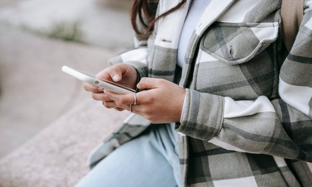 Track Boyfriend's Text Messages Secretly