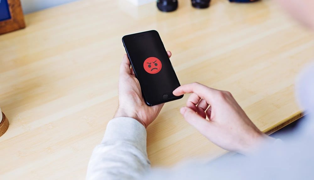 Common Mistakes to Avoid When Using a Phone Tracker App