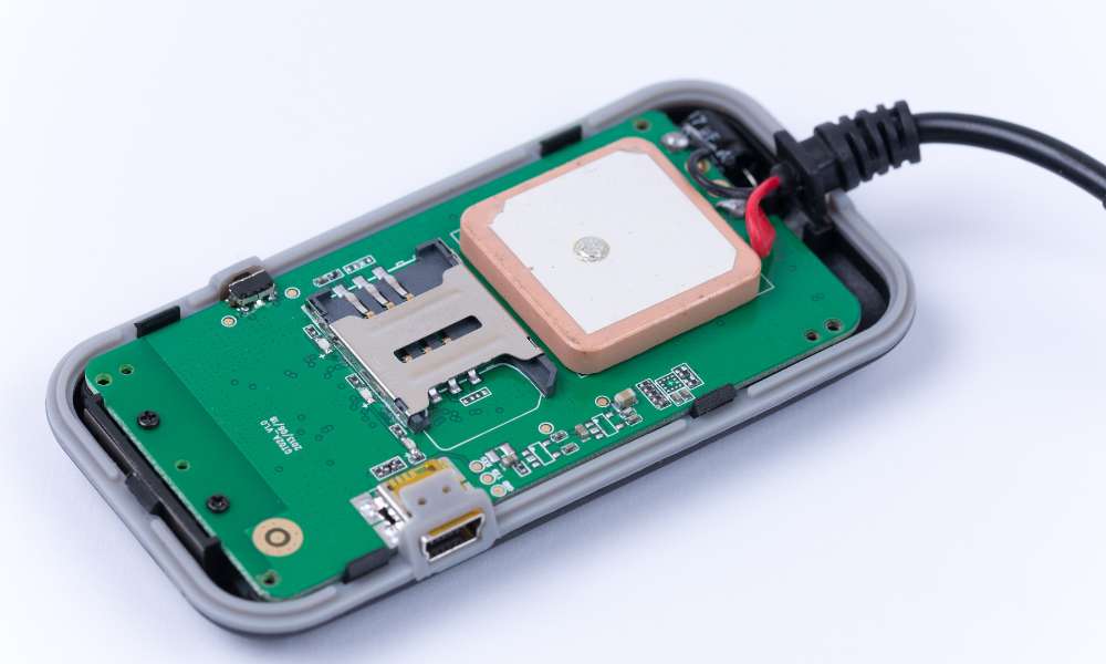 GPS Trackers Track Other's Phone