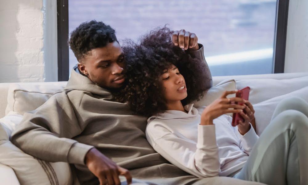 See Boyfriend's Facebook Messages without Phone