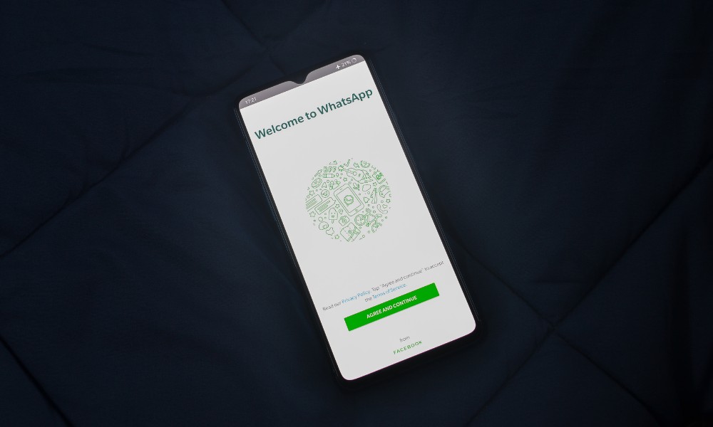 Viewing WhatsApp Messages Through Linked Devices