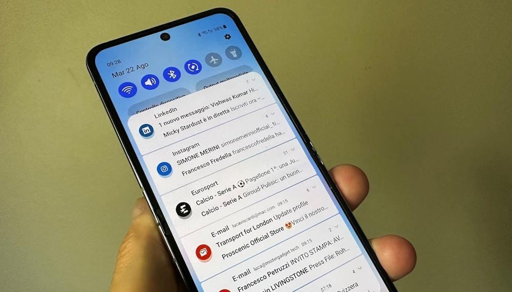 Analizzare le notifiche sincronizzate per controllare WhatsApp di un&rsquo;altra persona