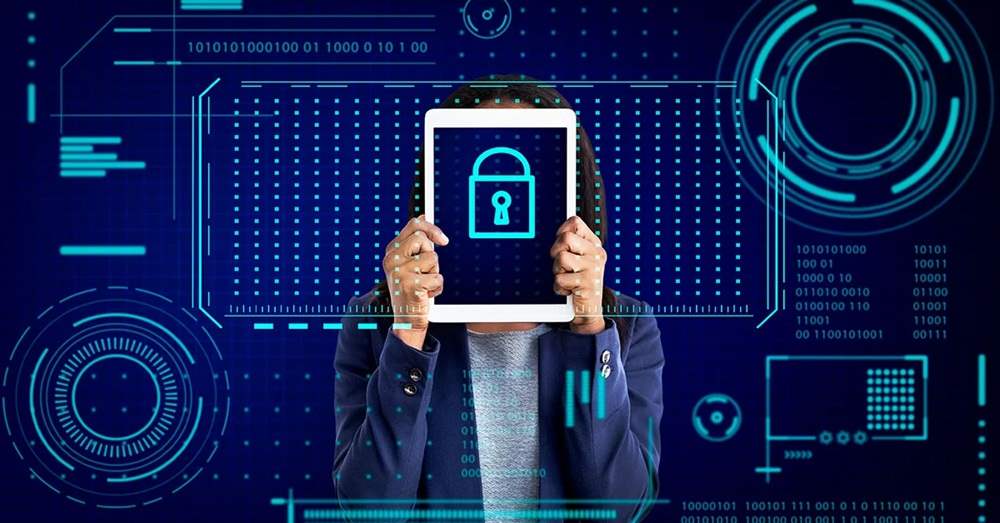 I rischi delle app false che promettono di spiare WhatsApp altrui