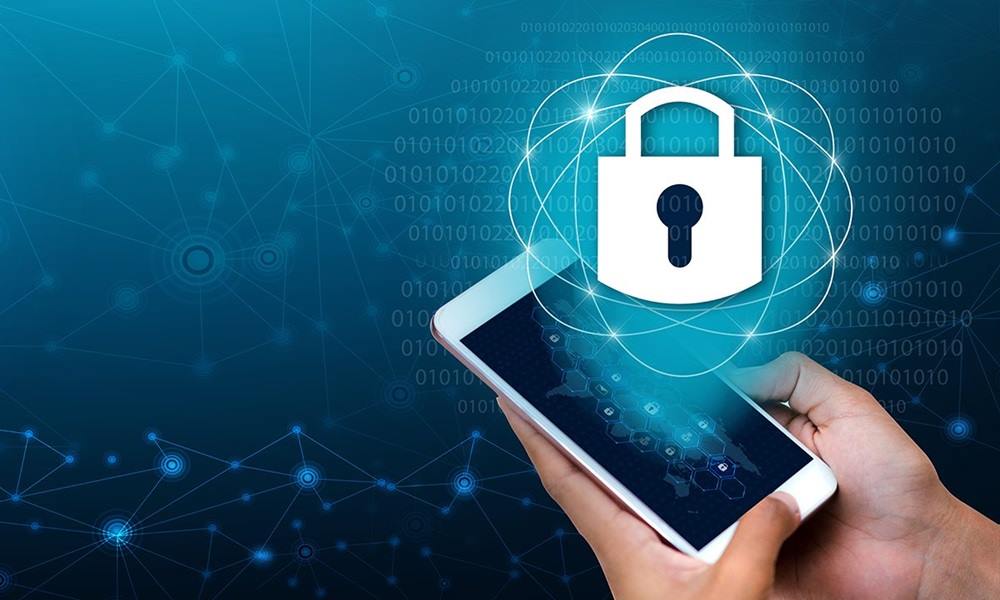 Come proteggersi da chi vuole spiare i telefoni