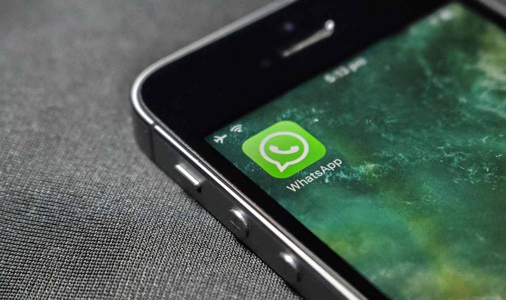 WhatsApp çevrimiçi takip uygulamaları: Ücretsiz ve premium seçenekler